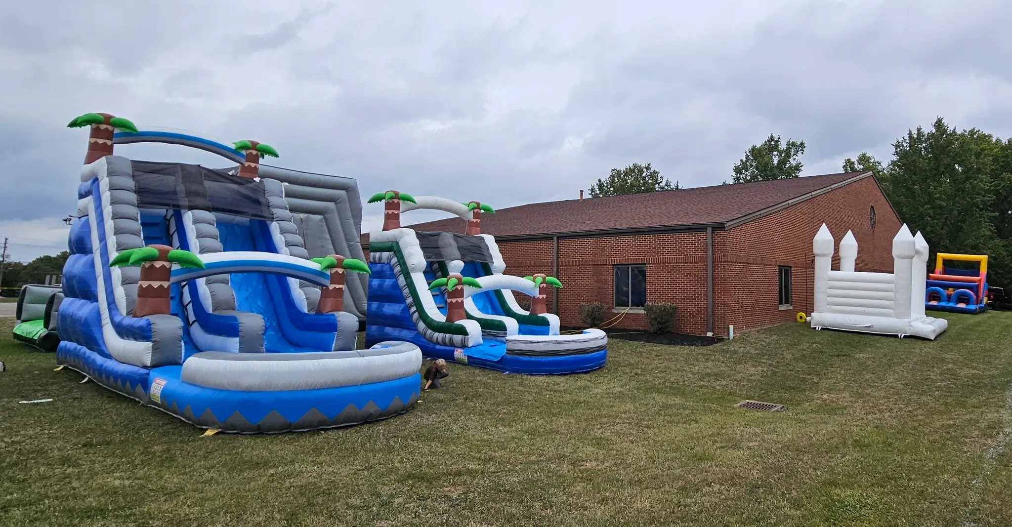 Lavish-inflatables