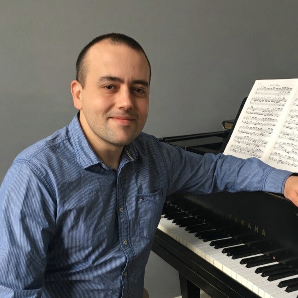 zachary-lynn-bio-headshot-westlake-oh