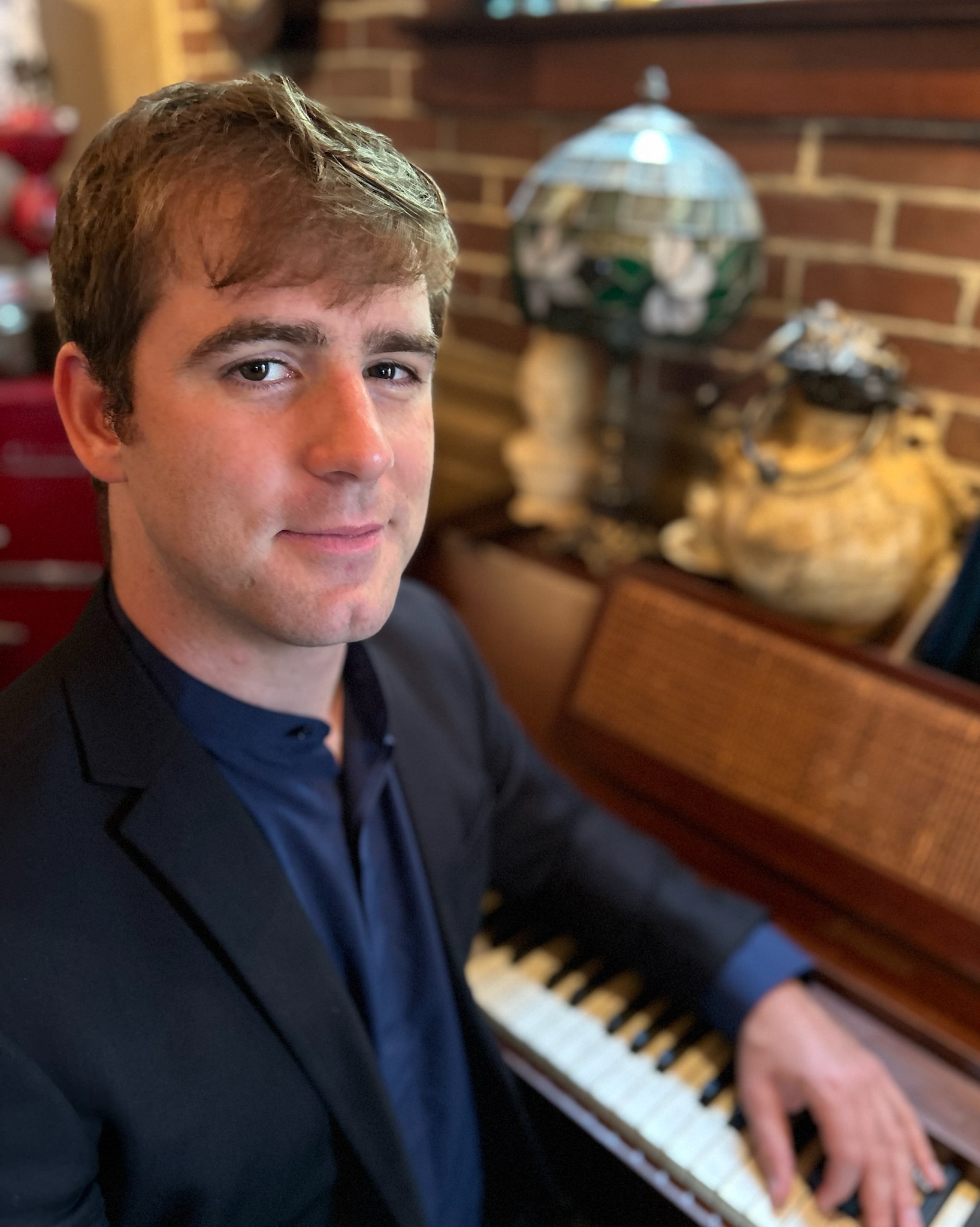 John-Philipps-Head-shot-rhapsody-music-studio-westlake-ohio-piano-teacher